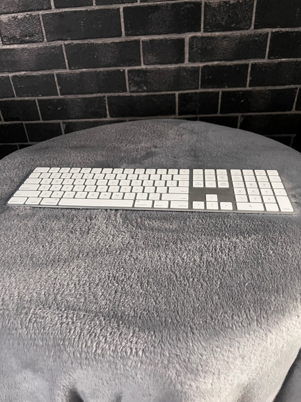 Apple magic keyboard full size with numeric keypad model - A1843
